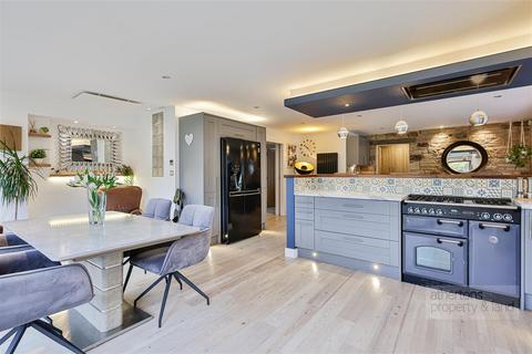5 bedroom detached house for sale, Barley Close, Whalley, Ribble Valley