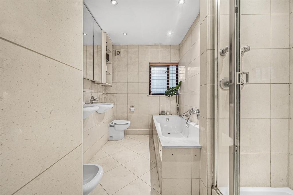 BATHROOM1 (1).jpg