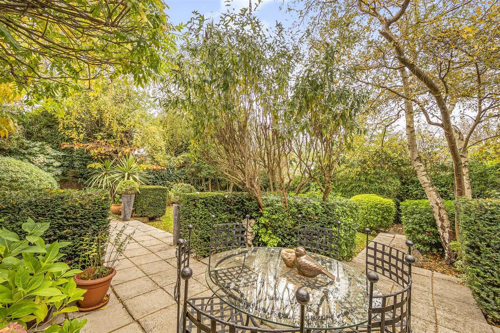 GARDEN1 (1).jpg
