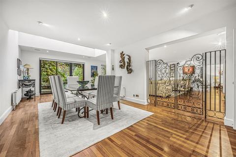 6 bedroom house for sale, West Heath Gardens, Hampstead, NW3