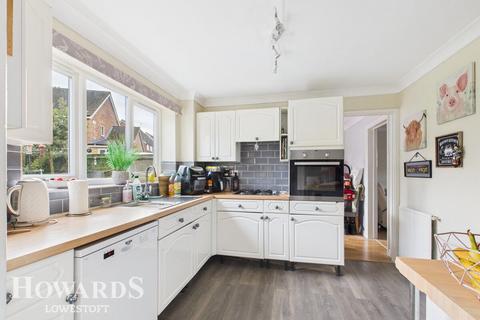 undefined, Wharfedale, Lowestoft