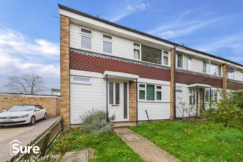 3 bedroom end of terrace house to rent, Crawley Drive, Hemel Hempstead, Hertfordshire, HP2 6BX