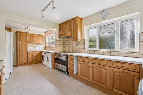 3 bedroom chalet for sale, Chiltern Road, Ballinger