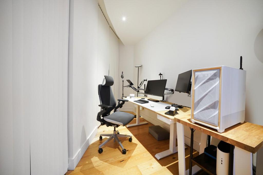 Flat 2 Signal House - Rsp5 VIo Dk1 Rvw Pq8 Nl Of.jpg