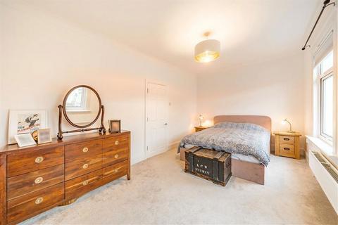 undefined, Sandhurst Road, London SE6