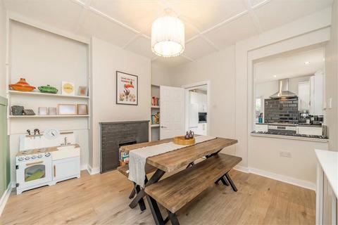 4 bedroom terraced house for sale, Sandhurst Road, London SE6