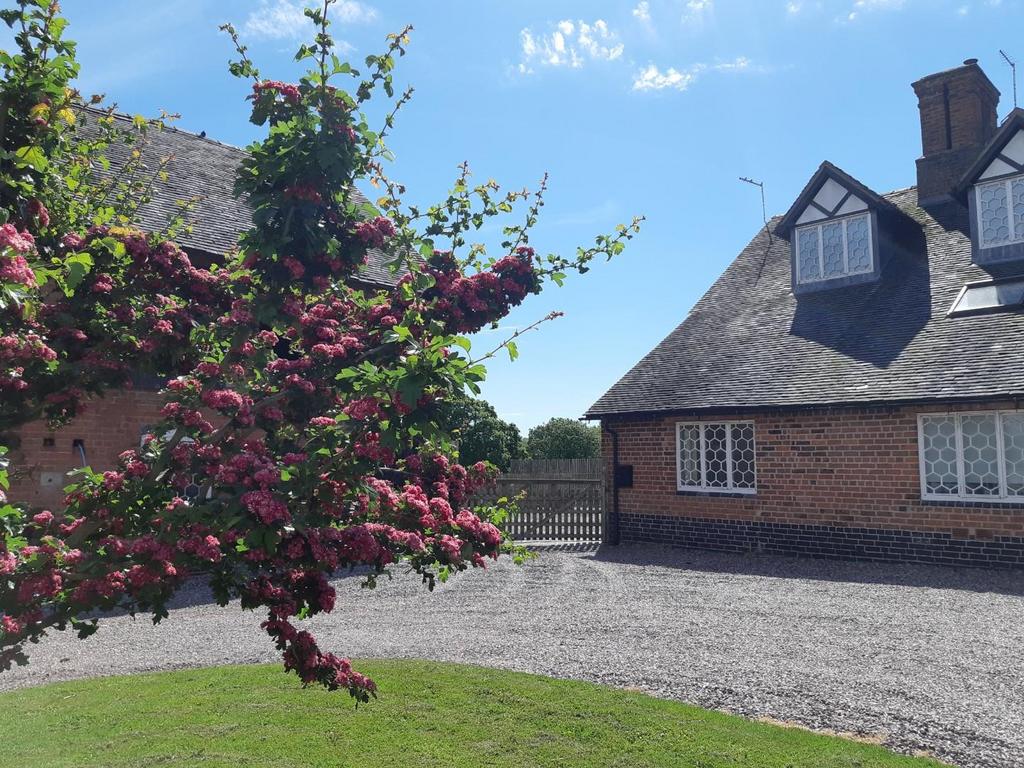 Bmere cottage photo 3.jpg