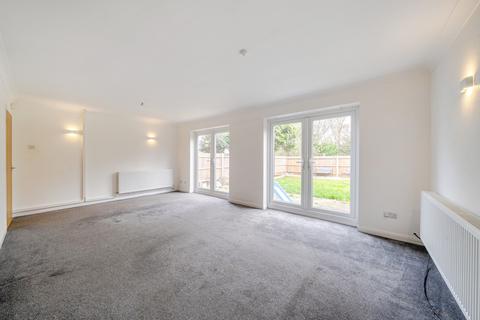 3 bedroom end of terrace house for sale, Woodridge Way, Northwood