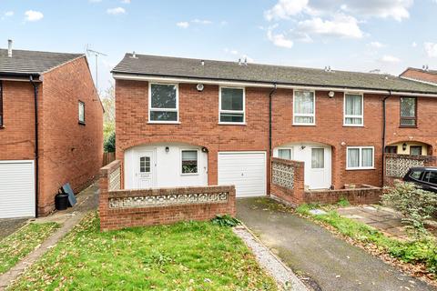 3 bedroom end of terrace house for sale, Woodridge Way, Northwood