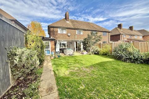 3 bedroom semi-detached house for sale, Elizabeth Road, Pilgrims Hatch, Brentwood