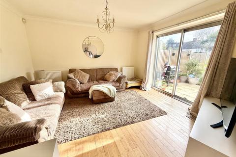 3 bedroom semi-detached house for sale, Elizabeth Road, Pilgrims Hatch, Brentwood