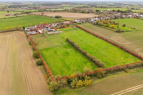 4 bedroom equestrian property for sale, Melton Road, Wrawby, Brigg, North Lincolnshire, DN20