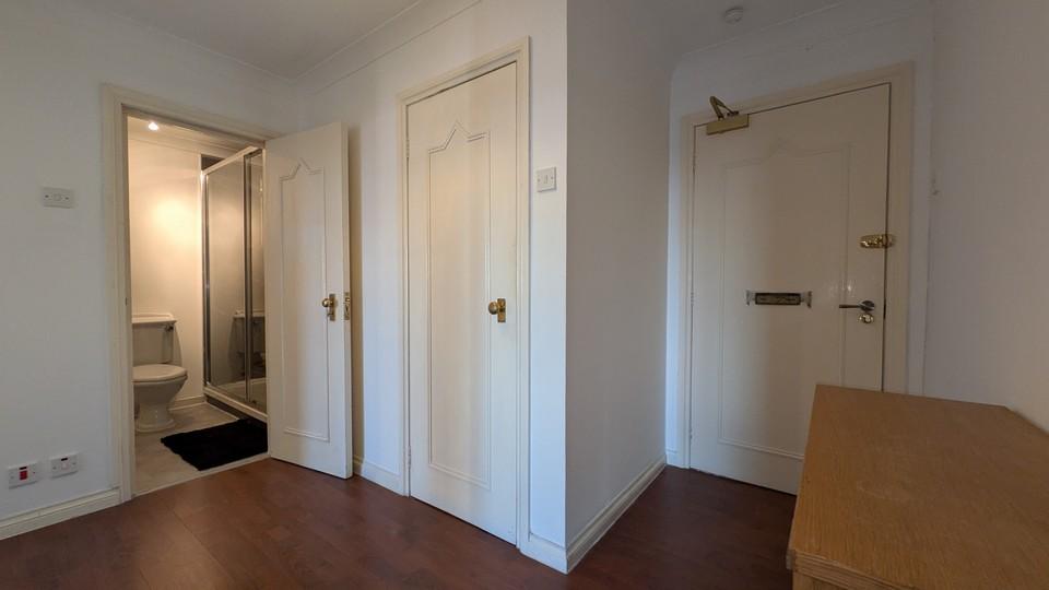 Pxl 20251125 132843271
