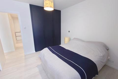 2 bedroom property for sale, Crewys Road, Child's Hill, London, NW2