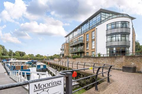 1 bedroom flat to rent, Point Wharf Lane, Brentford, TW8