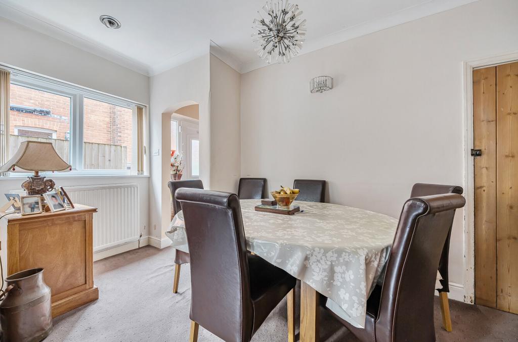 1373804-22-6908da...