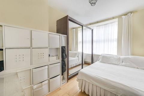 Shadwell Gardens, Shadwell, London, E1
