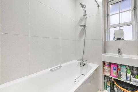 Shadwell Gardens, Shadwell, London, E1