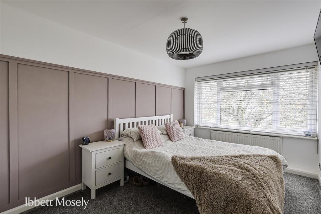 8 Bedroom 1.JPG