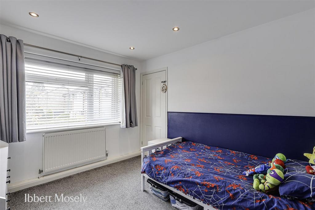 10 Bedroom 2.JPG