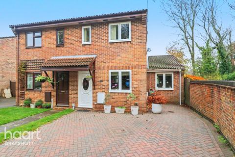 2 bedroom semi-detached house for sale, Puttocks Close, Haslemere