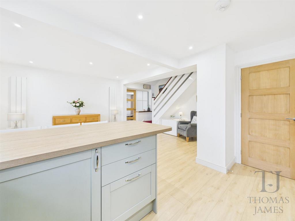 CAM03997 G0-PR0119-STILL022.jpg