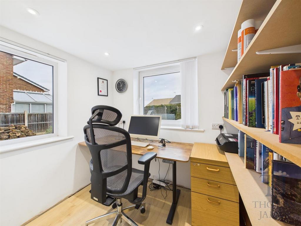 CAM03997 G0-PR0119-STILL004.jpg