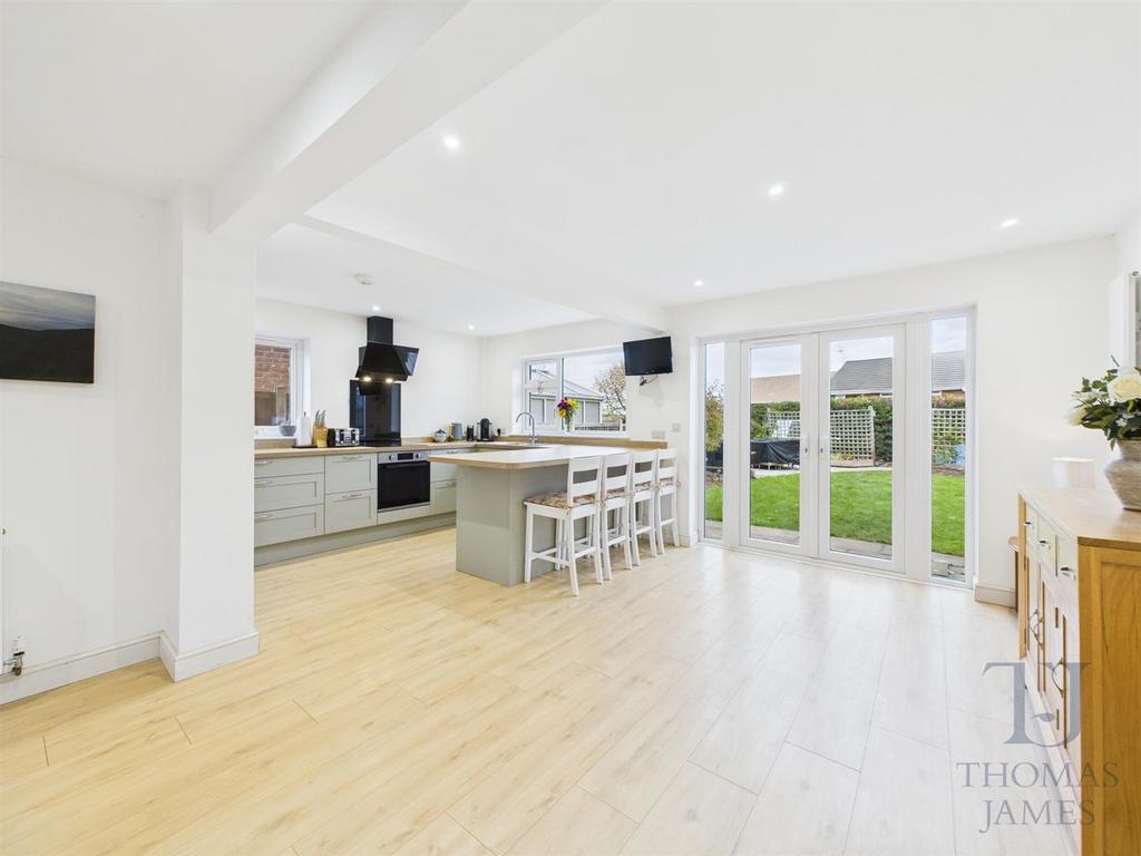 CAM03997 G0-PR0119-STILL020.jpg