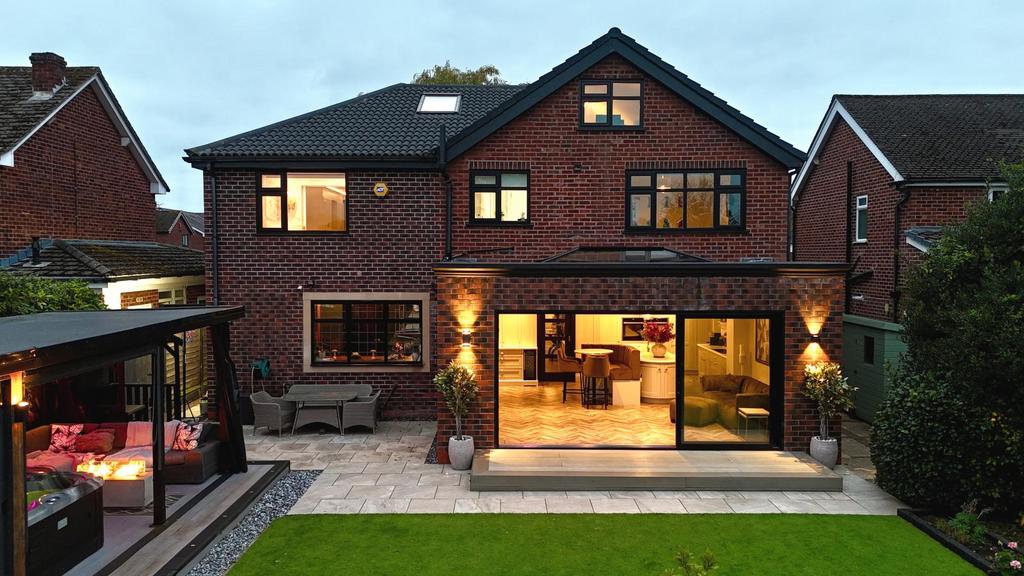An Exceptional Family Home near Knutsford
