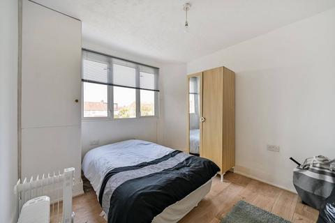undefined, Washington Road, Worcester Park, KT4