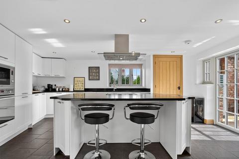 5 bedroom semi-detached house for sale, Bradenstoke, Chippenham