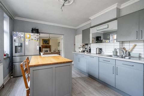 6 bedroom detached house to rent, Stonor Park Road, Solihull