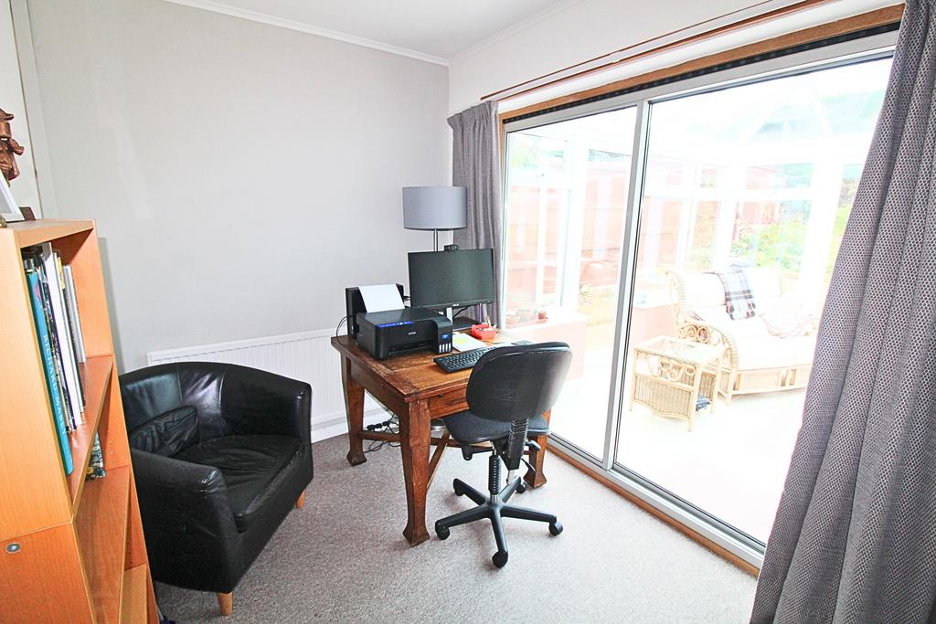 Bedroom 4/office