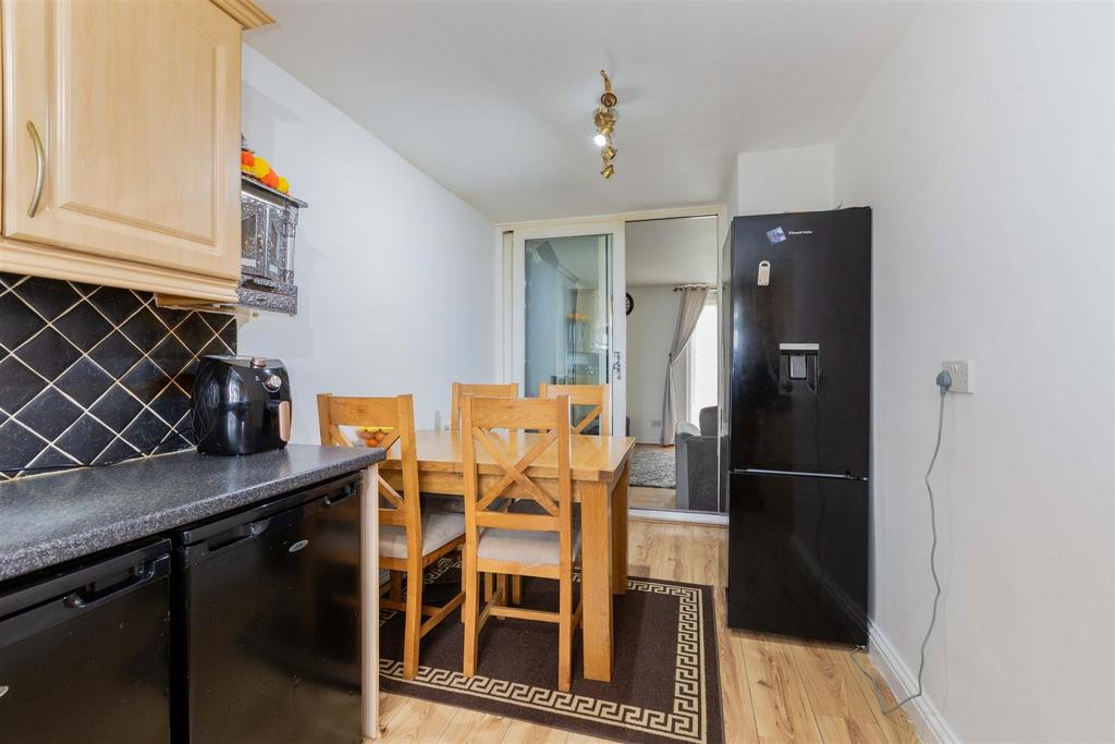 75 High Street Chalvey-11.jpg