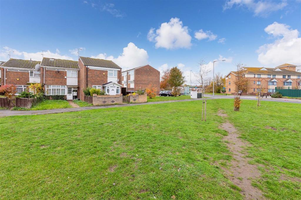 75 High Street Chalvey-7.jpg