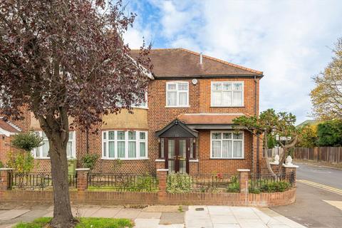 undefined, Roxborough Avenue, Isleworth TW7