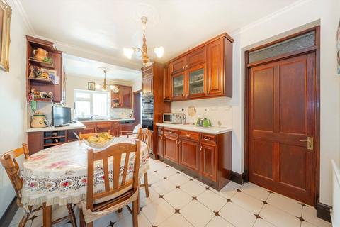 undefined, Roxborough Avenue, Isleworth TW7