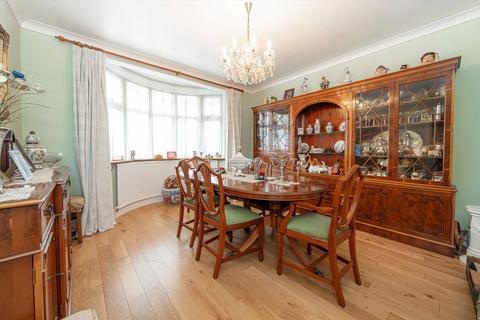 undefined, Roxborough Avenue, Isleworth TW7