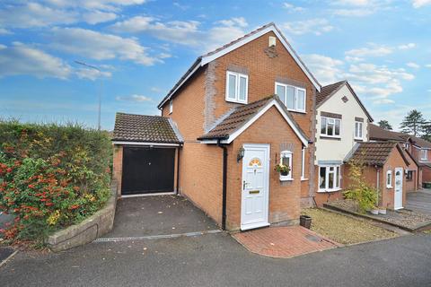 3 bedroom detached house for sale, Kingsland Road, Stone