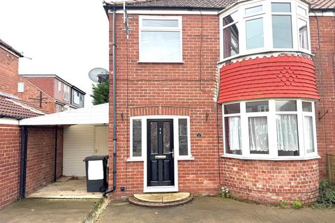 3 bedroom semi-detached house to rent, Ingleton Walk, York