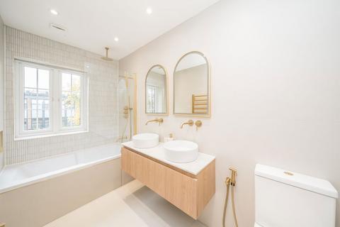 undefined, Fifth Cross Road, Twickenham TW2