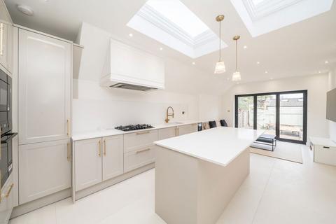 undefined, Fifth Cross Road, Twickenham TW2