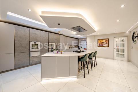 5 bedroom detached house for sale, Broadfields Avenue, Edgware, HA8