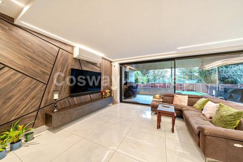 5 bedroom detached house for sale, Broadfields Avenue, Edgware, HA8
