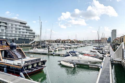 undefined, Maritime Walk, Ocean Village, Southampton, Hampshire, SO14