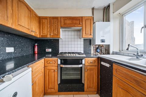 3 bedroom flat for sale, West Street, Hampshire PO16