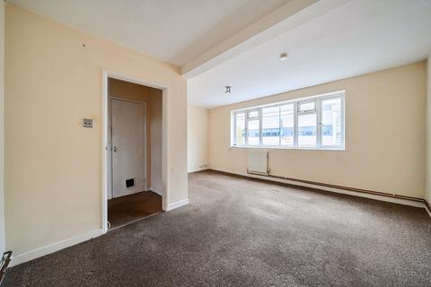 3 bedroom flat for sale, West Street, Hampshire PO16