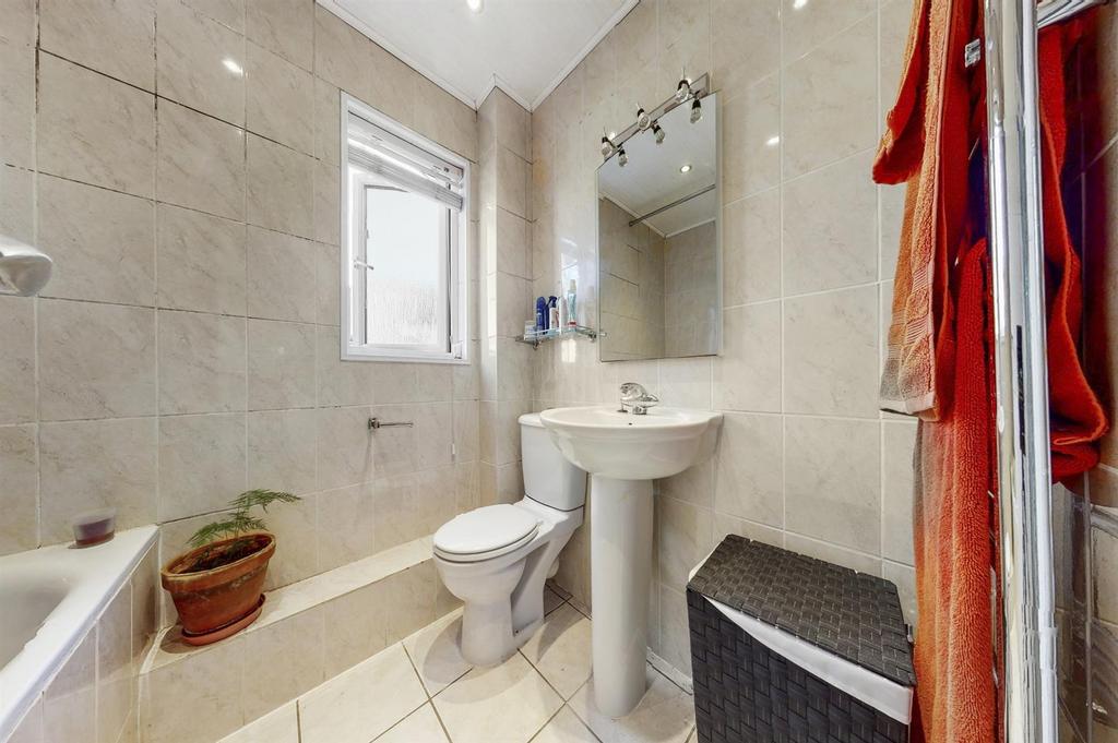 Bryn House Broadfields Way 01132022 213412.jpg