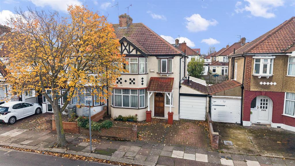 Daniels 107, Fleetwood Road London 022.jpg