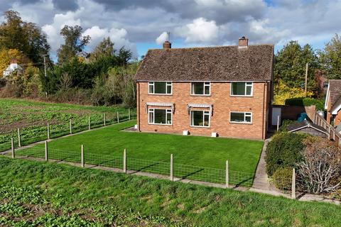 4 bedroom detached house for sale, Bowling Green, Hanley Castle